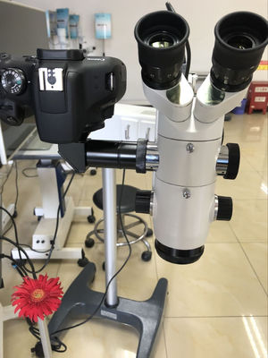 Η οφθαλμική ενίσχυση μικροσκοπίων χειρουργικών επεμβάσεων 3/5 βήματα μπορεί να ταιριάξει με τη κάμερα HD CCD